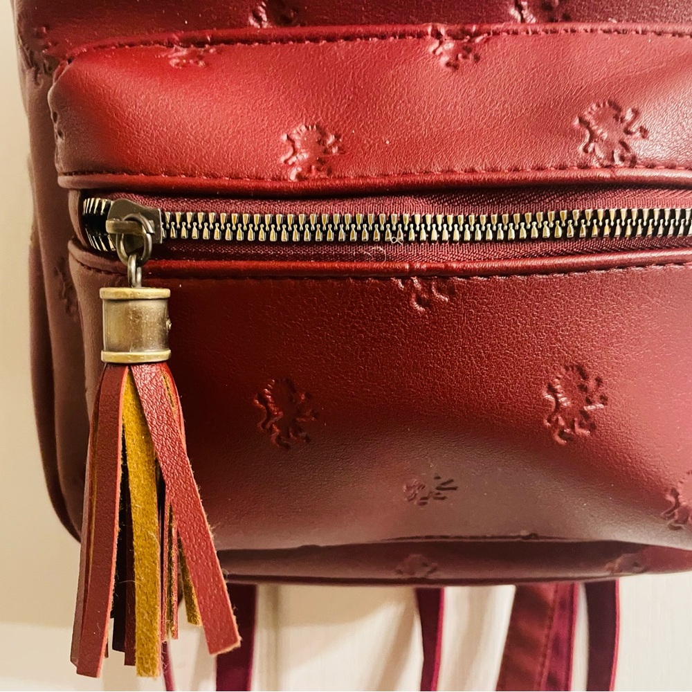 Harry Potter Embossed Gryffindor Maroon Backpack with Embossed Crest - Picture 4 of 11